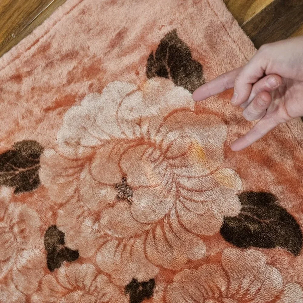 MCM VTG 1950s Korean Mink Peach‎ Pink Floral Blanket Coverlet Twin Heavy 58x81